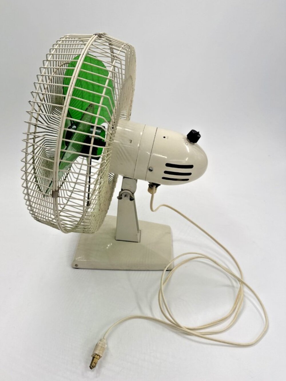 Vintage 70s Lasco Sears Atomic Green Oscillating Tilting Fan 11 inch Desk Table